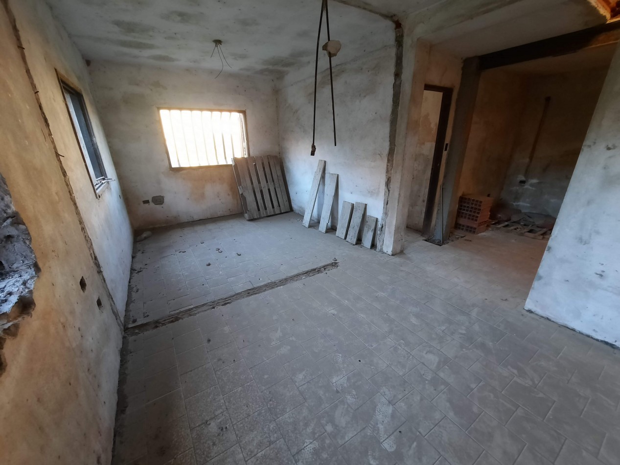 SE VENDE GRAN TERRENO , COCHERAS Y CASA A TERMINAR !!!!