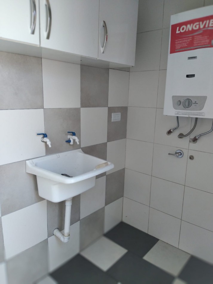 CASA CON ESTILO PARTICULAR DE 1 DORMITORIO RECICLADA A NUEVA 