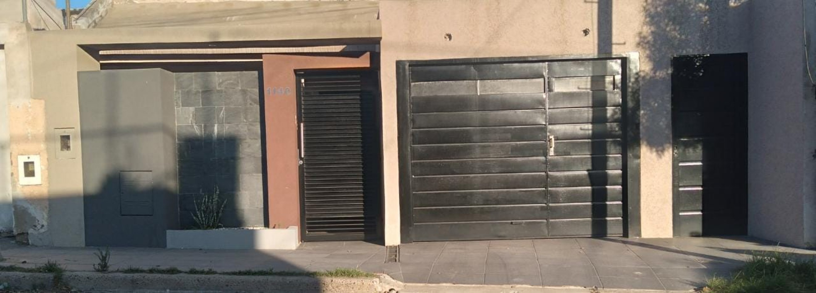 CASA CON ESTILO PARTICULAR DE 1 DORMITORIO RECICLADA A NUEVA 