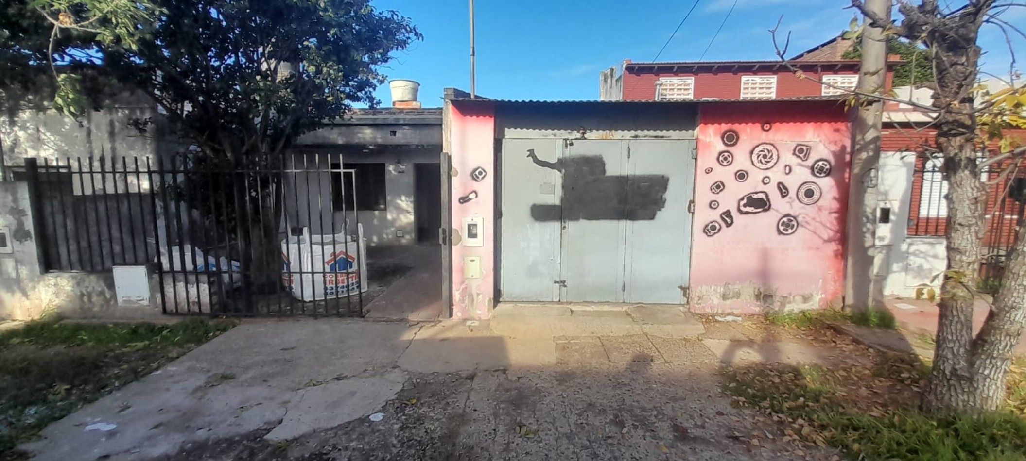 Venta propiedad a reciclar de dos dormitorios en buena ubicacion 