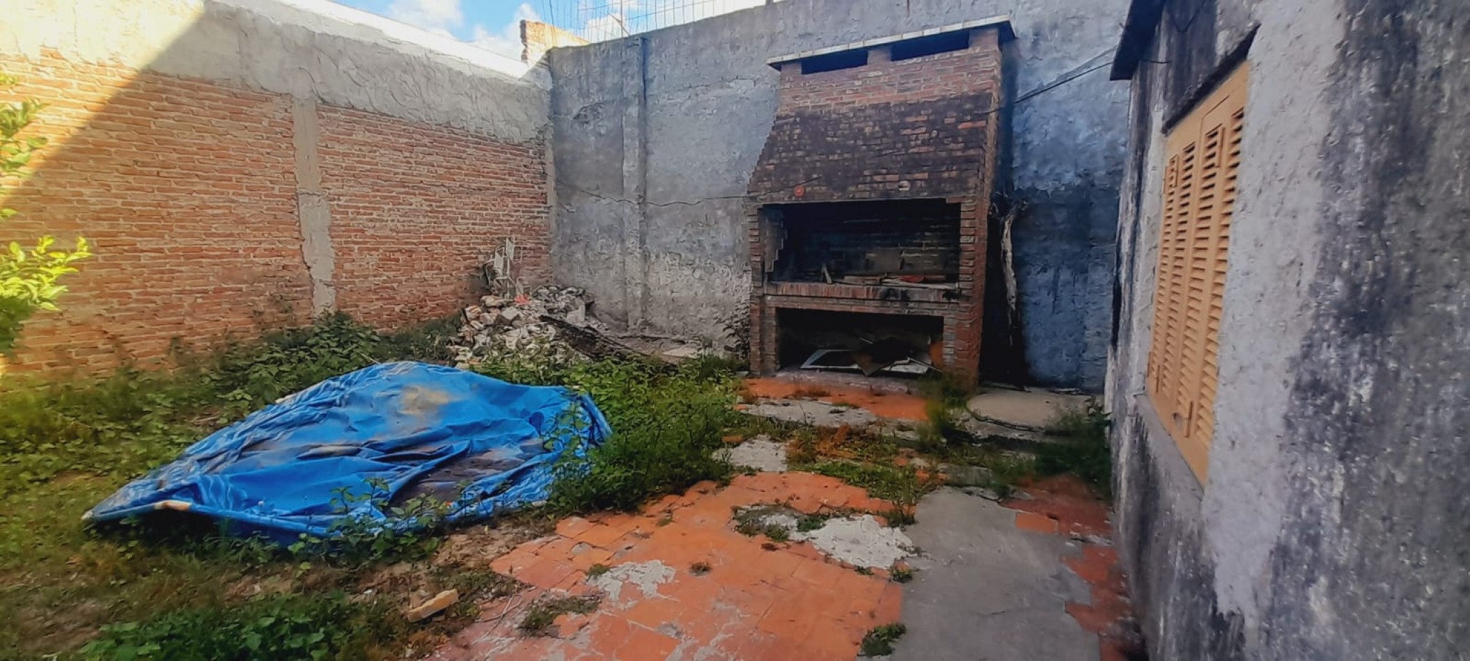 Venta propiedad a reciclar de dos dormitorios en buena ubicacion 