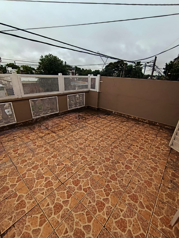 Se alquila duplex en calle Alfredo Palacios , 3 dormitorios 2 baños 