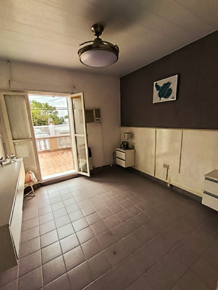 Se alquila duplex en calle Alfredo Palacios , 3 dormitorios 2 baños 