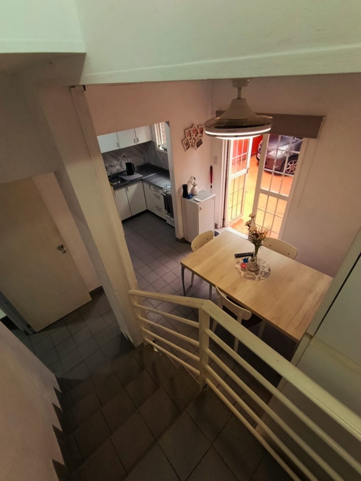 Se alquila duplex en calle Alfredo Palacios , 3 dormitorios 2 baños 