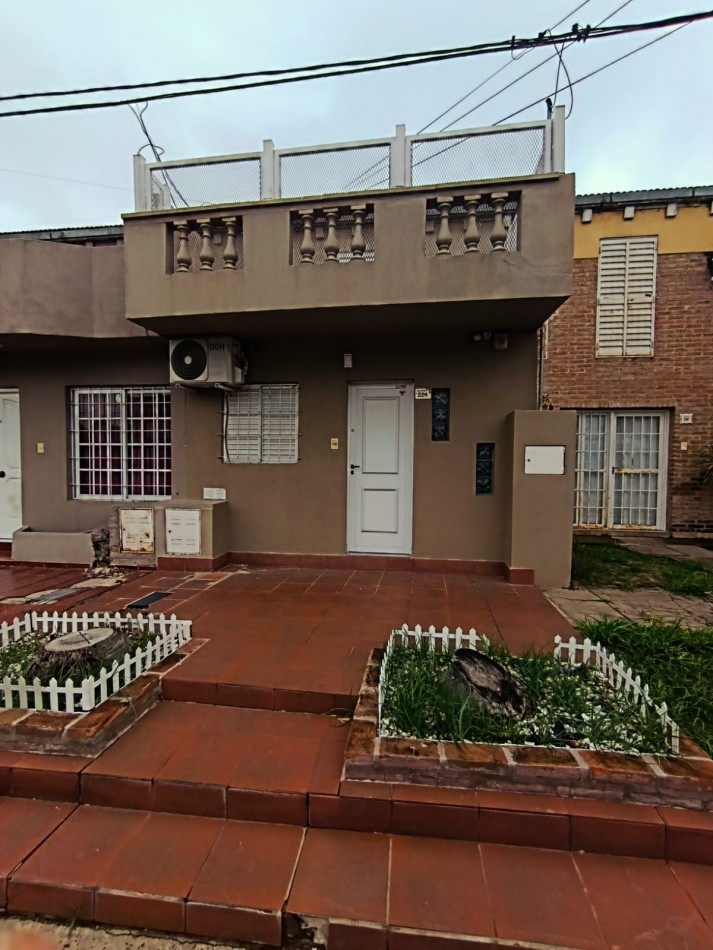Se alquila duplex en calle Alfredo Palacios , 3 dormitorios 2 baños 