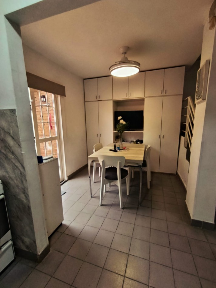 Se alquila duplex en calle Alfredo Palacios , 3 dormitorios 2 baños 