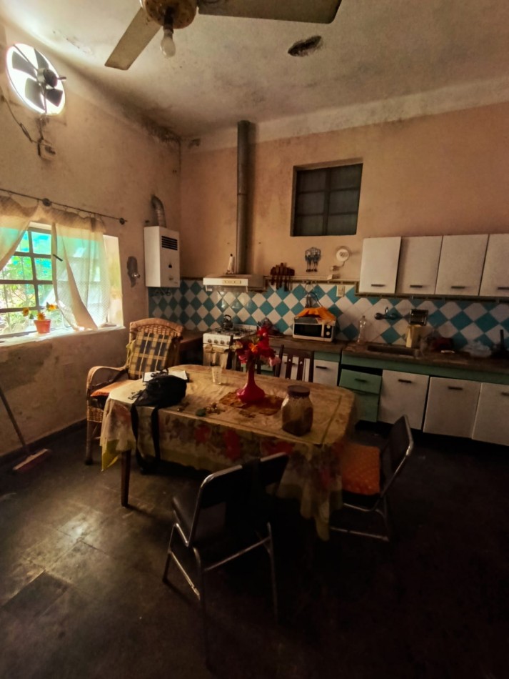Casa en venta zona Thompson excelente oportunidad a refaccionar 