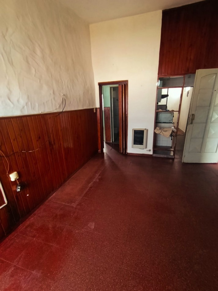 Se alquila departamento 2 dormitorios planta alta excelente estado 