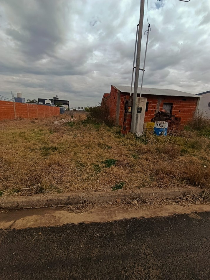 En venta casa a terminar en barrio Solvencia ,San Benito