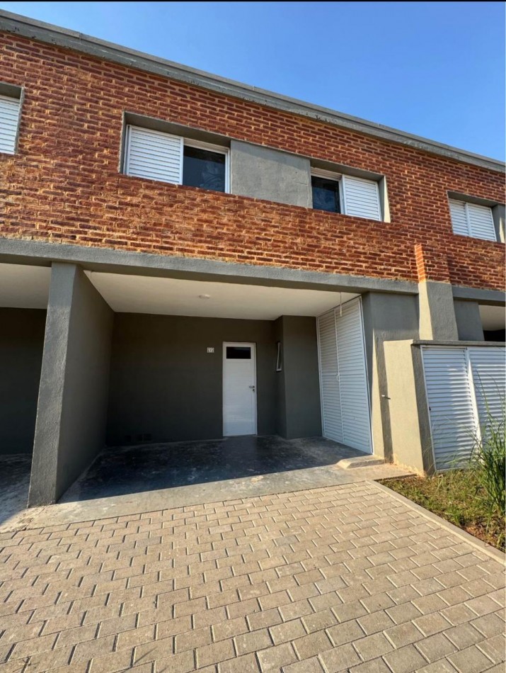 2 Duplex nuevos  en complejo cerrado para vivienda o con Renta!!!