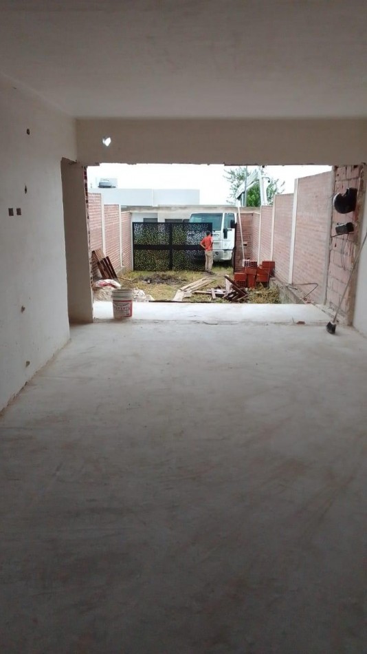 TRIPLEX A ESTRENAR CON VISTA AL RIO.