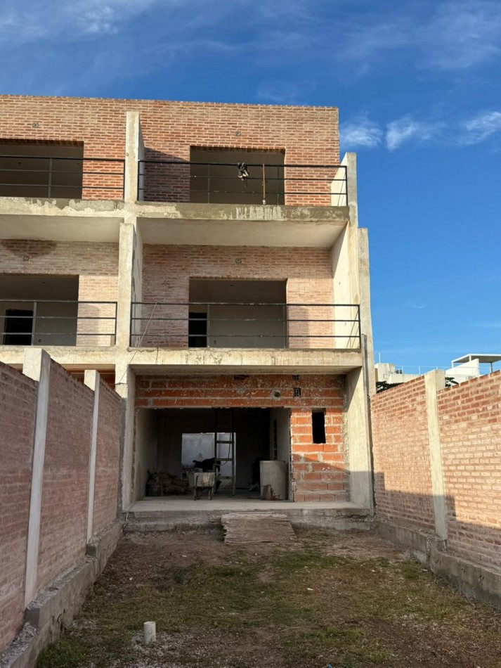 TRIPLEX A ESTRENAR CON VISTA AL RIO.