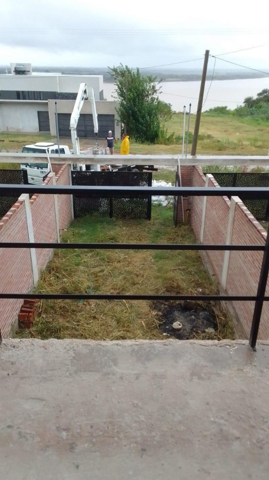 TRIPLEX A ESTRENAR CON VISTA AL RIO.
