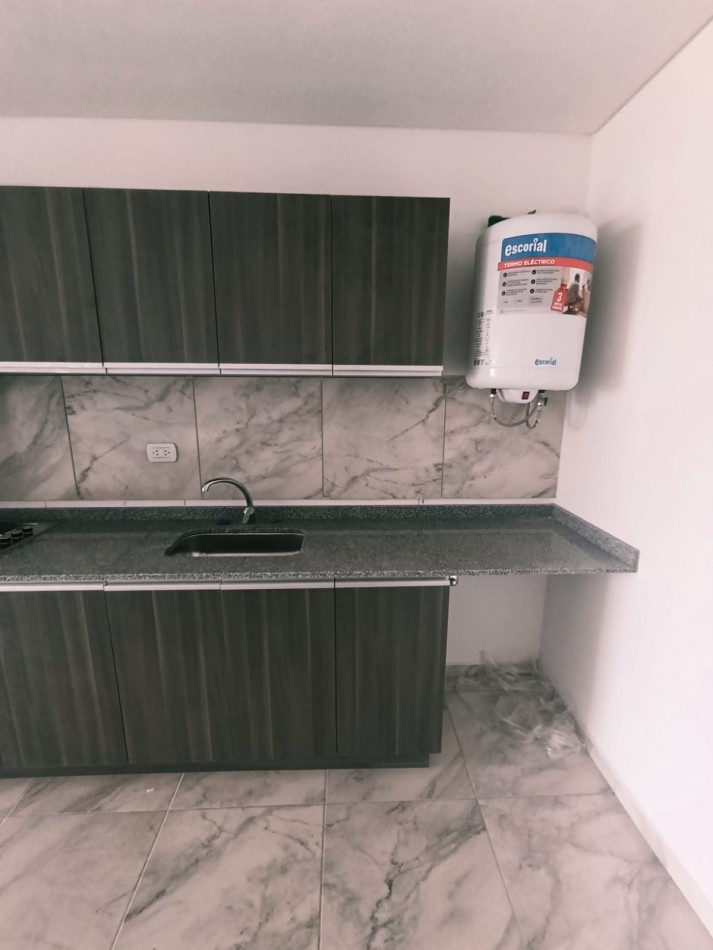 Semipiso  a estrenar al frente de  2 dormitorios.