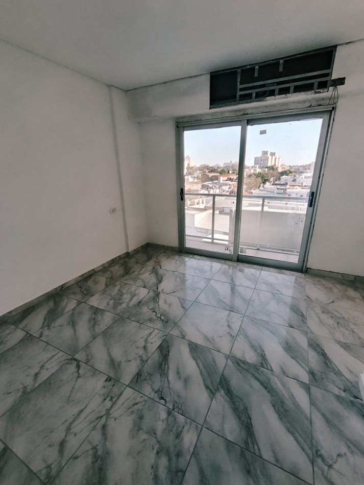 Semipiso  a estrenar al frente de  2 dormitorios.