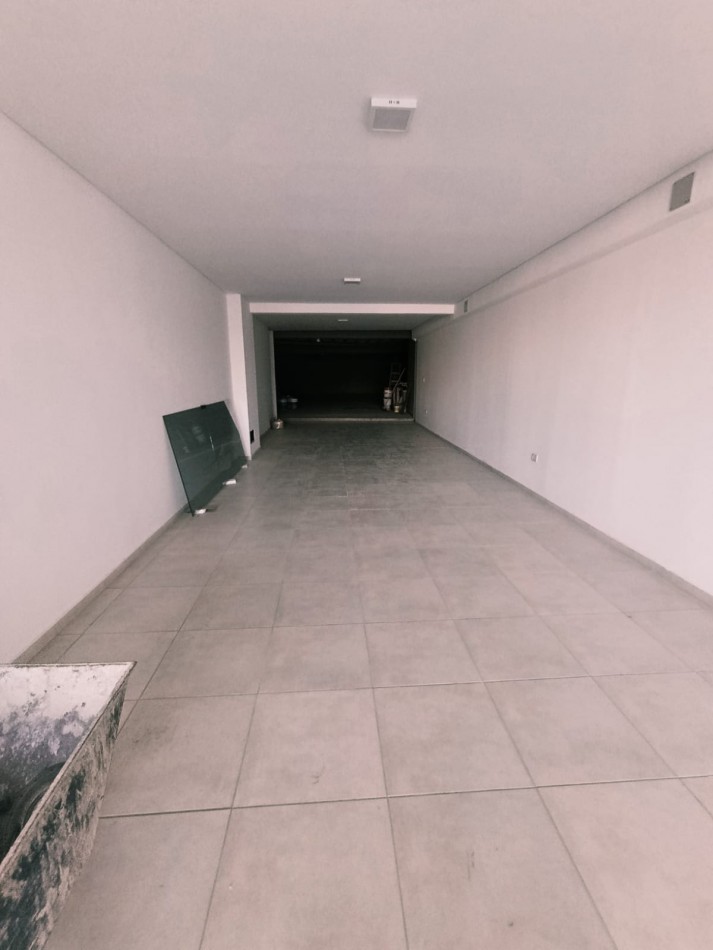 Gran Salon Comercial a estrenar.