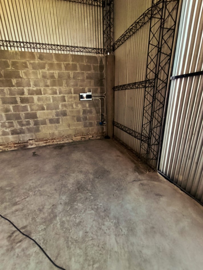 En venta 2 galpones nuevos. 