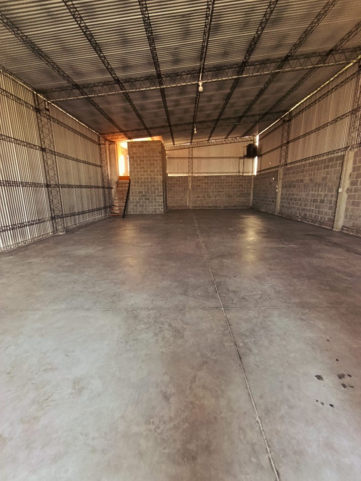 En venta 2 galpones nuevos. 