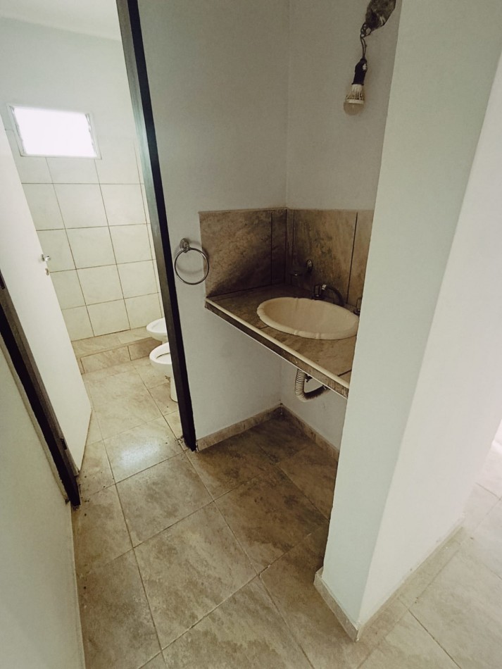 Amplia y moderna casa en calle Garrigo.