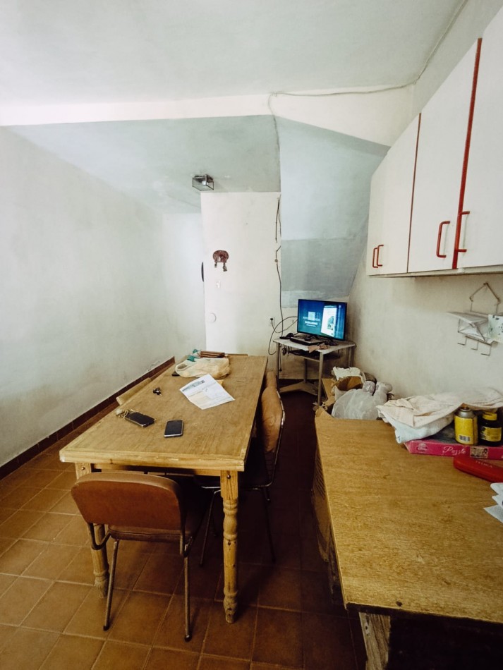 Duplex Amplio a metros de Av. Ramirez. EN VENTA