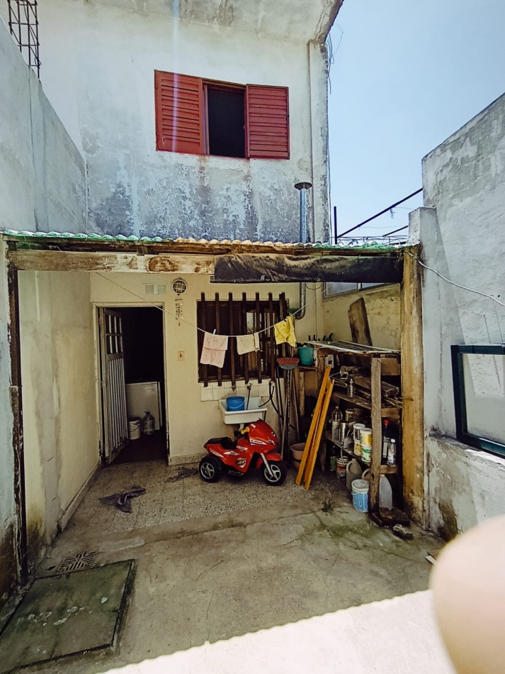 Duplex Amplio a metros de Av. Ramirez. EN VENTA