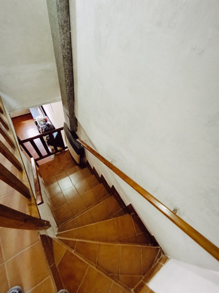 Duplex Amplio a metros de Av. Ramirez. EN VENTA