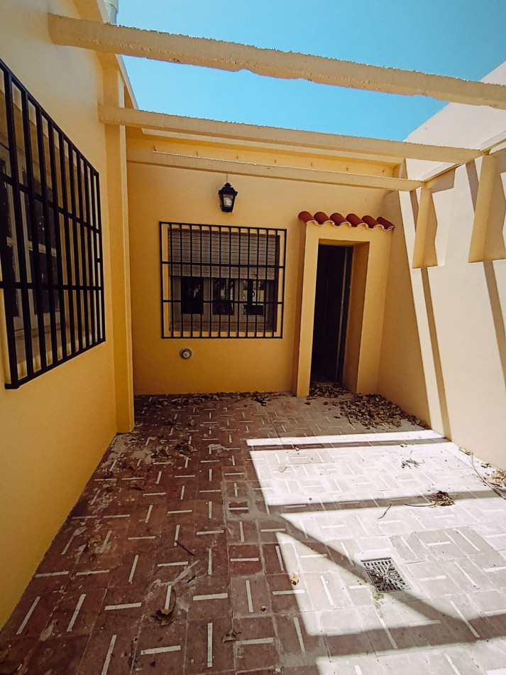 Casa en alquiler ideal oficinas o consultorios consultar por vivienda familiar 