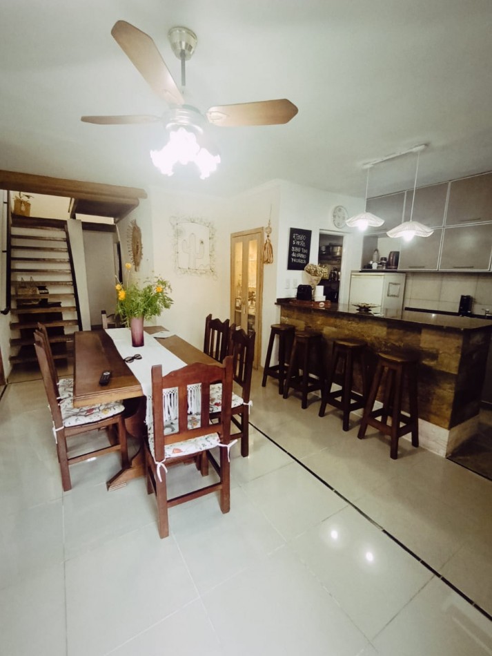  Casa en esquina con pileta y quincho - Zona Escuela de Policia, Parana 