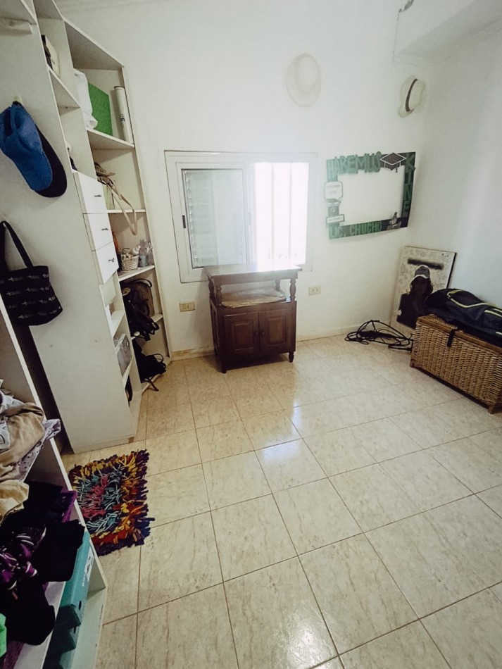  Casa en esquina con pileta y quincho - Zona Escuela de Policia, Parana 