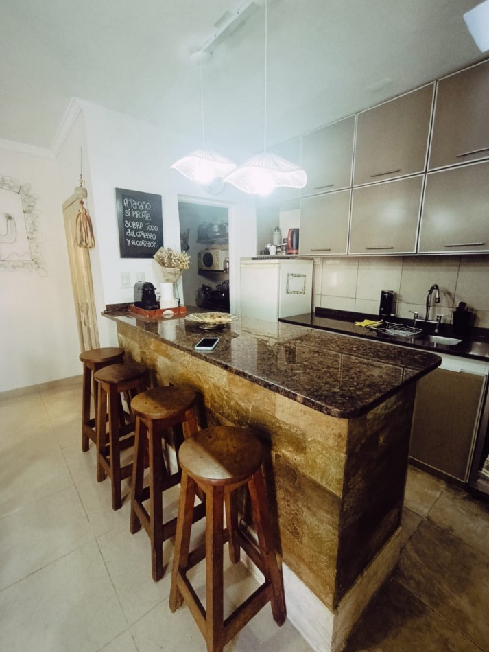  Casa en esquina con pileta y quincho - Zona Escuela de Policia, Parana 