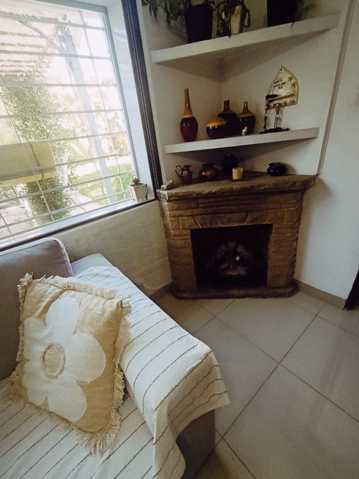  Casa en esquina con pileta y quincho - Zona Escuela de Policia, Parana 