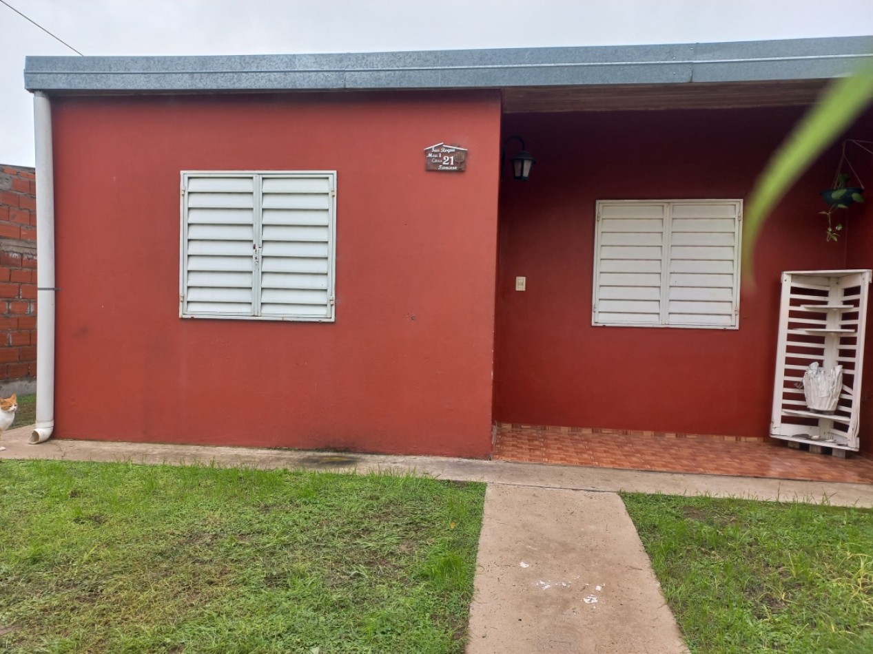 Alquiler casa 2 dormitorios en Colonia Avellaneda 