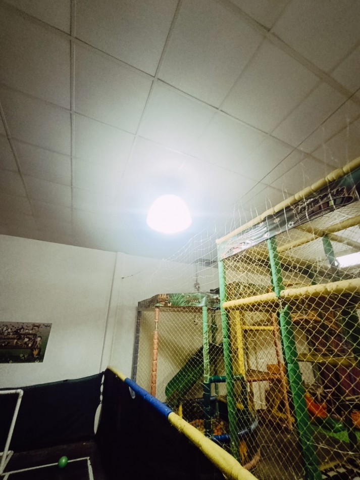 Oportunidad comercial en esquina - Salon de eventos + peluqueria