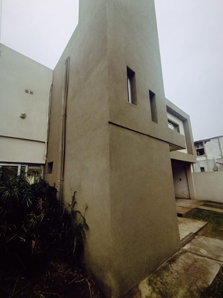 En venta hermosa propiedad en prestigioso barrio Lomas del Golf 
