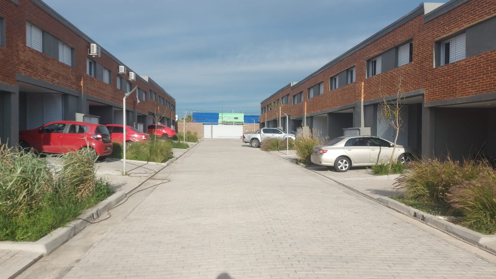 2 Duplex nuevos  en complejo cerrado para vivienda o con Renta!!!