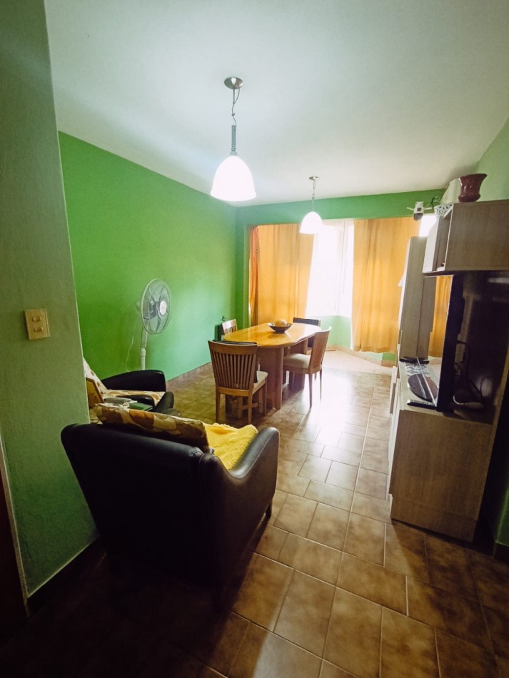 Se alquila departamento 2 dormitorios con cochera zona centro a 1 cuadra de peatonal