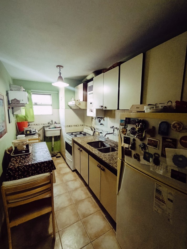 Se alquila departamento 2 dormitorios con cochera zona centro a 1 cuadra de peatonal