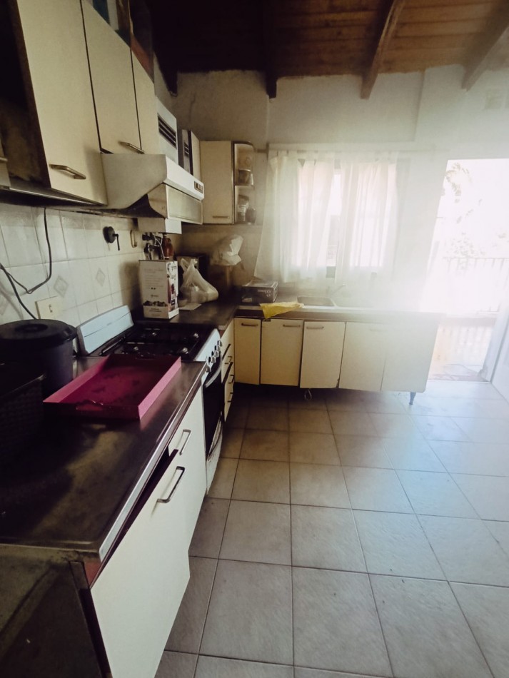 En venta hermosa propiedad en 3 modulos Casa mas departamento mas galpon excelente ubicacion  