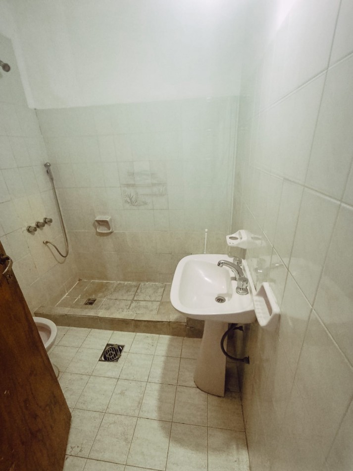 En venta hermosa propiedad en 3 modulos Casa mas departamento mas galpon excelente ubicacion  