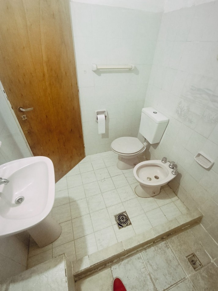 En venta hermosa propiedad en 3 modulos Casa mas departamento mas galpon excelente ubicacion  