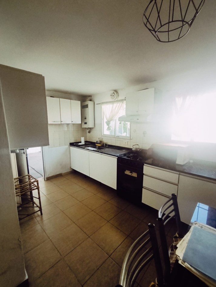 En venta hermosa propiedad en 3 modulos Casa mas departamento mas galpon excelente ubicacion  