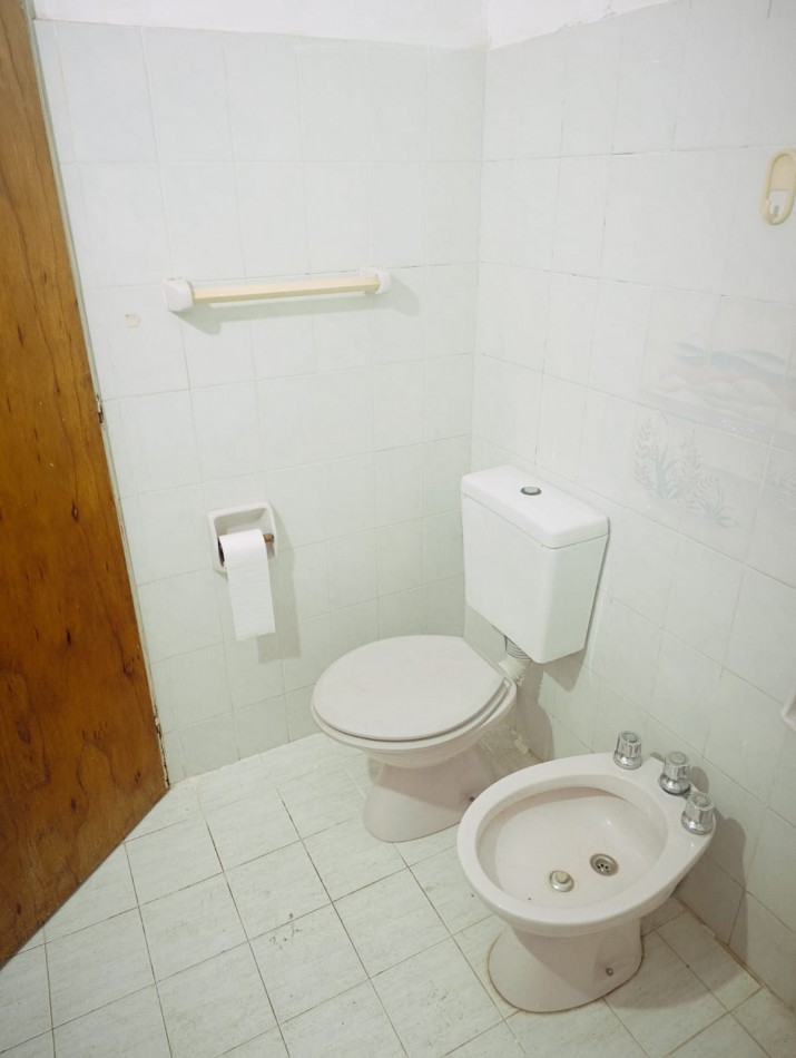 En venta hermosa propiedad en 3 modulos Casa mas departamento mas galpon excelente ubicacion  