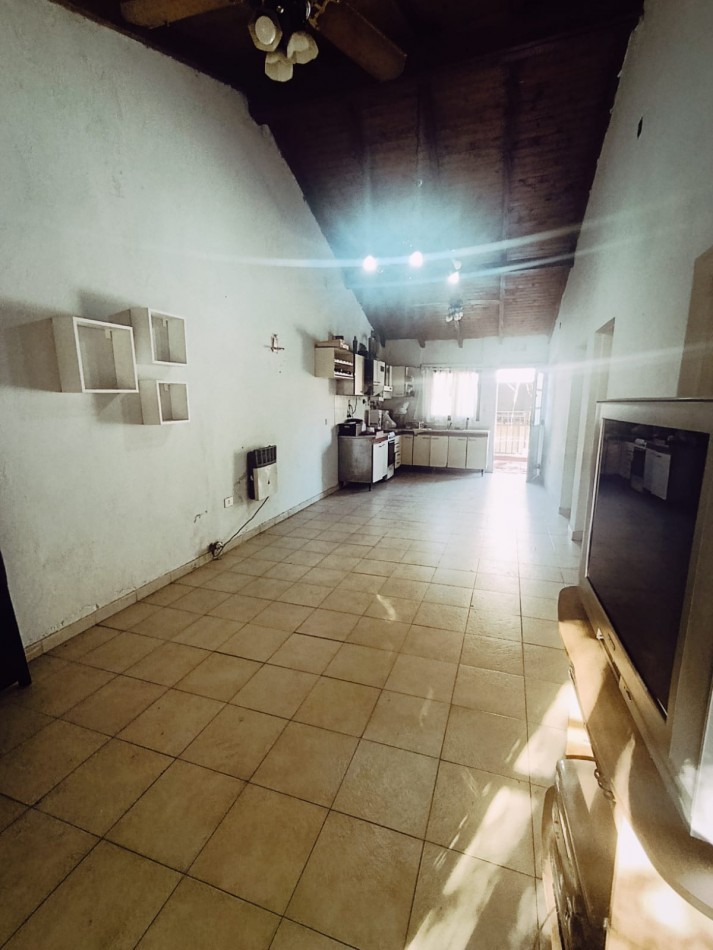 En venta hermosa propiedad en 3 modulos Casa mas departamento mas galpon excelente ubicacion  