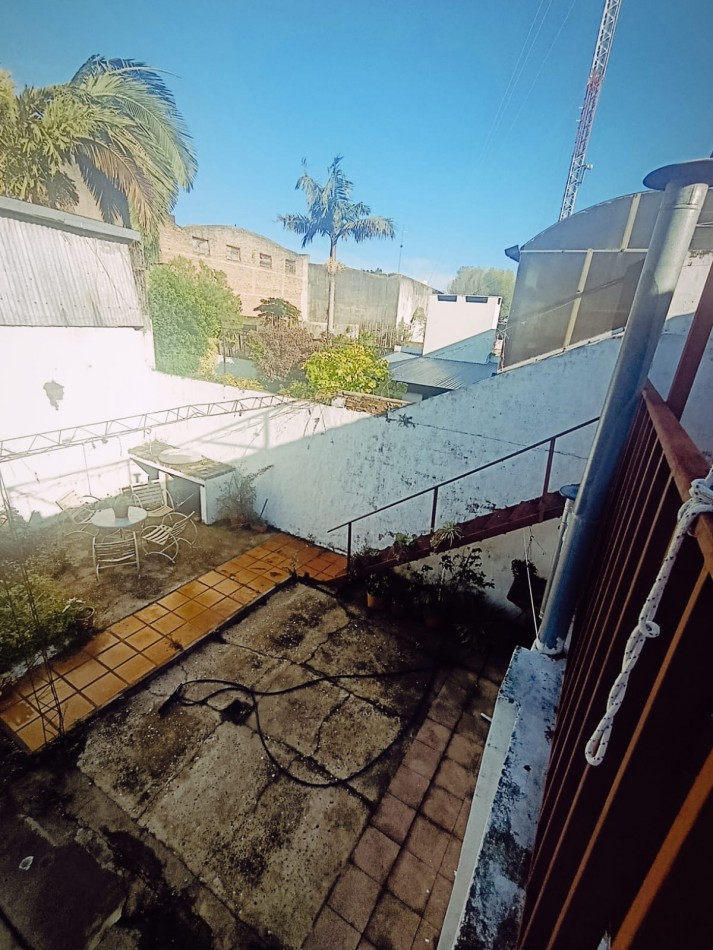 En venta hermosa propiedad en 3 modulos Casa mas departamento mas galpon excelente ubicacion  