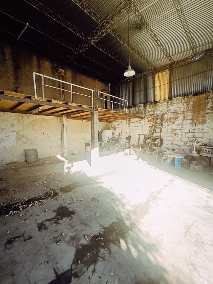 En venta hermosa propiedad en 3 modulos Casa mas departamento mas galpon excelente ubicacion  