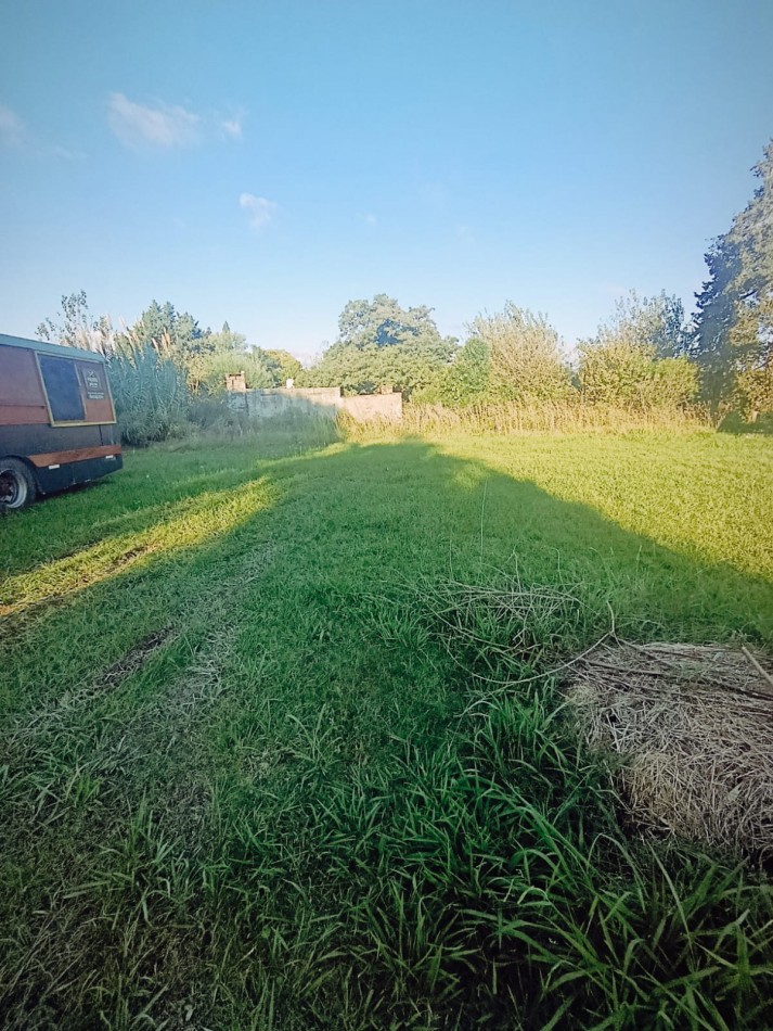 En venta gran terreno ideal casaquinta 1800 metros cuadrados Colonia Avellaneda 