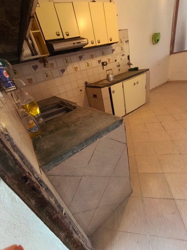 En venta casa 3 dormitorios Domingo Comas al 400