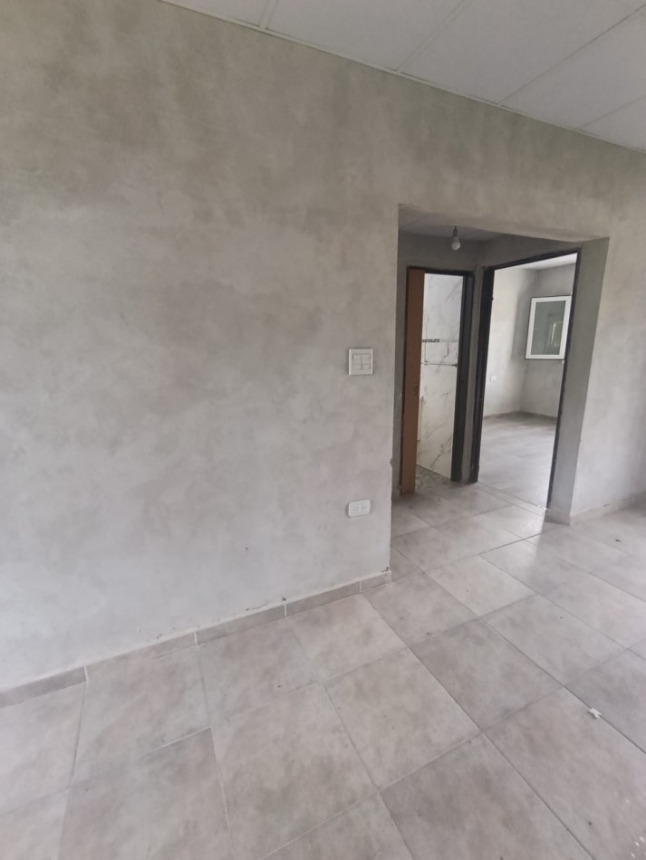 Se alquila casa a estrenar  2 dormitorios con fondo zona Toma Nueva calle Bigua 3496