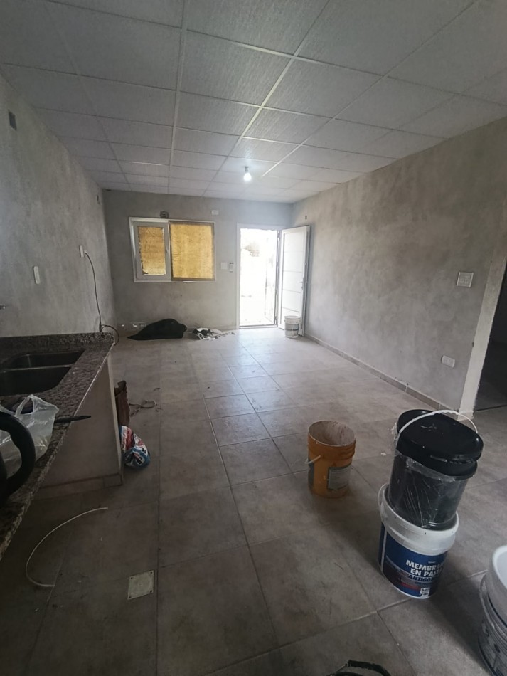 Se alquila casa a estrenar  2 dormitorios con fondo zona Toma Nueva calle Bigua 3496