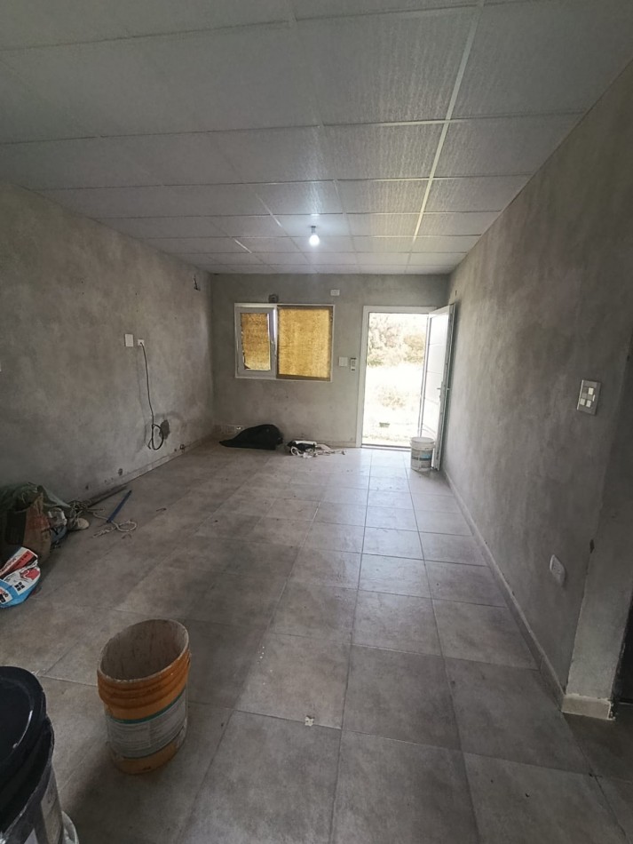 Se alquila casa a estrenar  2 dormitorios con fondo zona Toma Nueva calle Bigua 3496